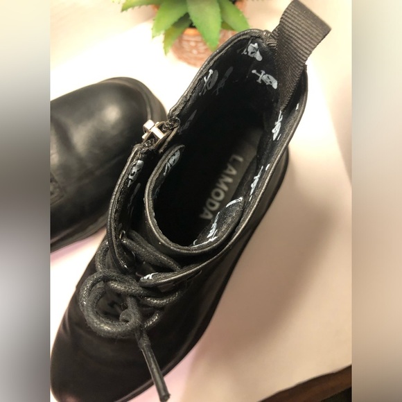 LAMODA Black Leather Platform Boots - Picture 13 of 16